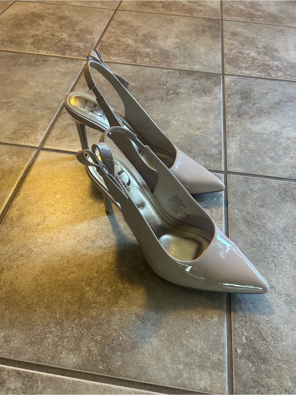 Patent Leather Pointed-Toe Slingback Heels in Light Beige with bow detail